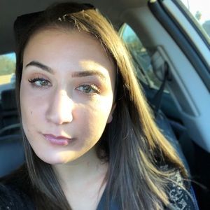 Meet your Posher, Jaclyn